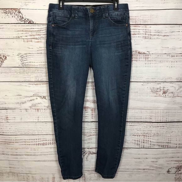 Democracy Ab Technology Dark wash size 8 stretch / comfort Casual Skinny… - Picture 1 of 7